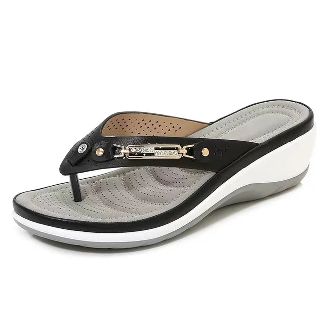 Pantofole ortopediche donna estive con zeppa bassa, plantare imbottito per comfort e sollievo dal dolore ai piedi.