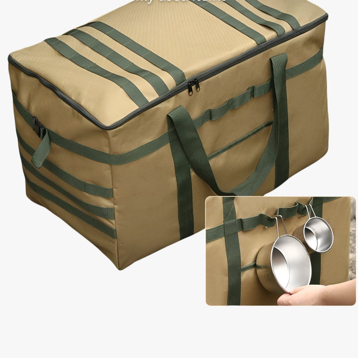 Elegante borsa unisex in tessuto beige, pieghevole e pratica per viaggi o come portaoggetti quotidiano.