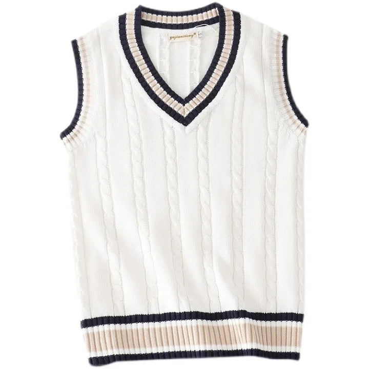 Gilet moda maschile scollo a V, elegante e senza maniche, per un outfit uomo distintivo.