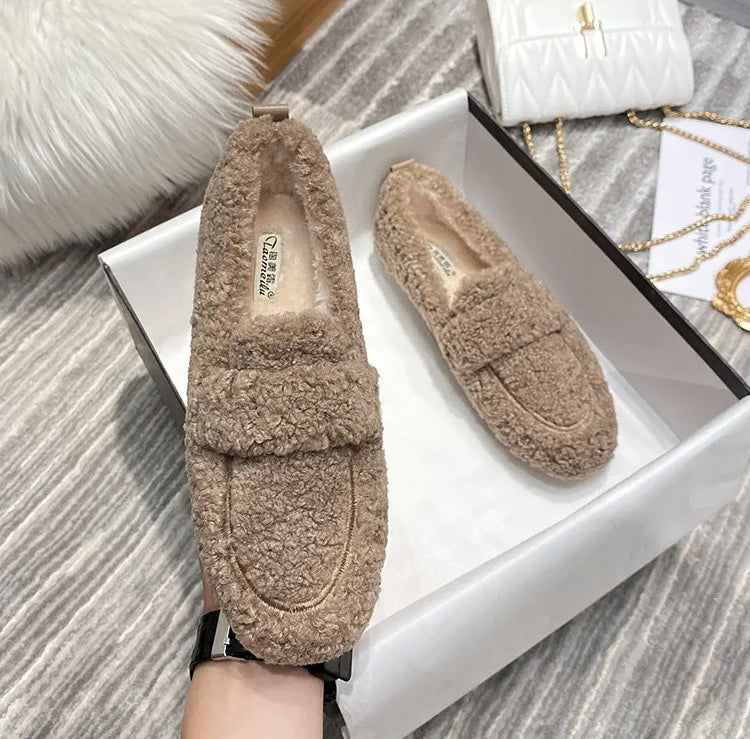 Scarpe da passeggio invernali donna crema, slip-on calde e confortevoli, stile casual chic.