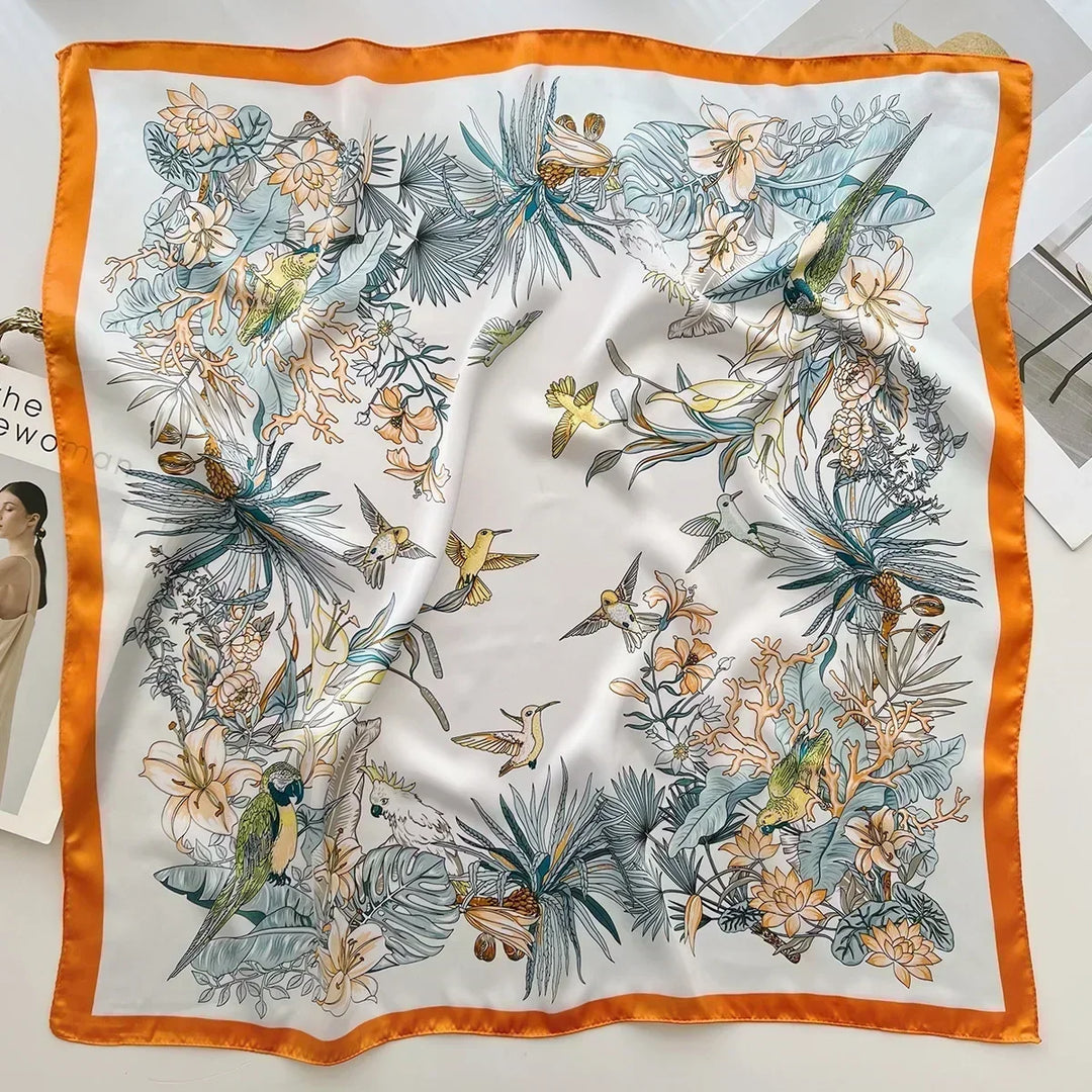 Foulard donna in raso, stampa sofisticata, versatile accessorio moda elegante.