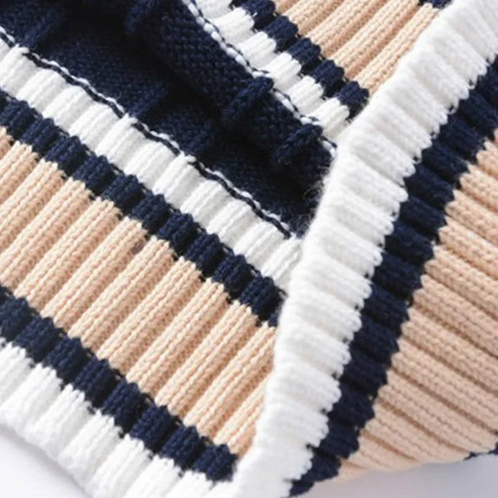 Gilet da uomo moderno, vestibilità raffinata, scollo a V, per un tocco di eleganza casual.