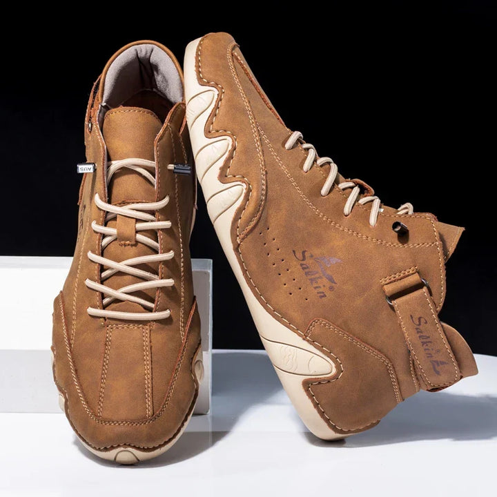 Calzature High Top uomo con suola spessa e ondulata. Perfette per unire comfort, calore e moda invernale maschile.
