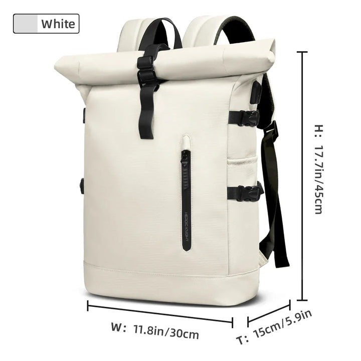 Zaino uomo roll-top dal design moderno ed elegante, ideale per il professionista che viaggia.