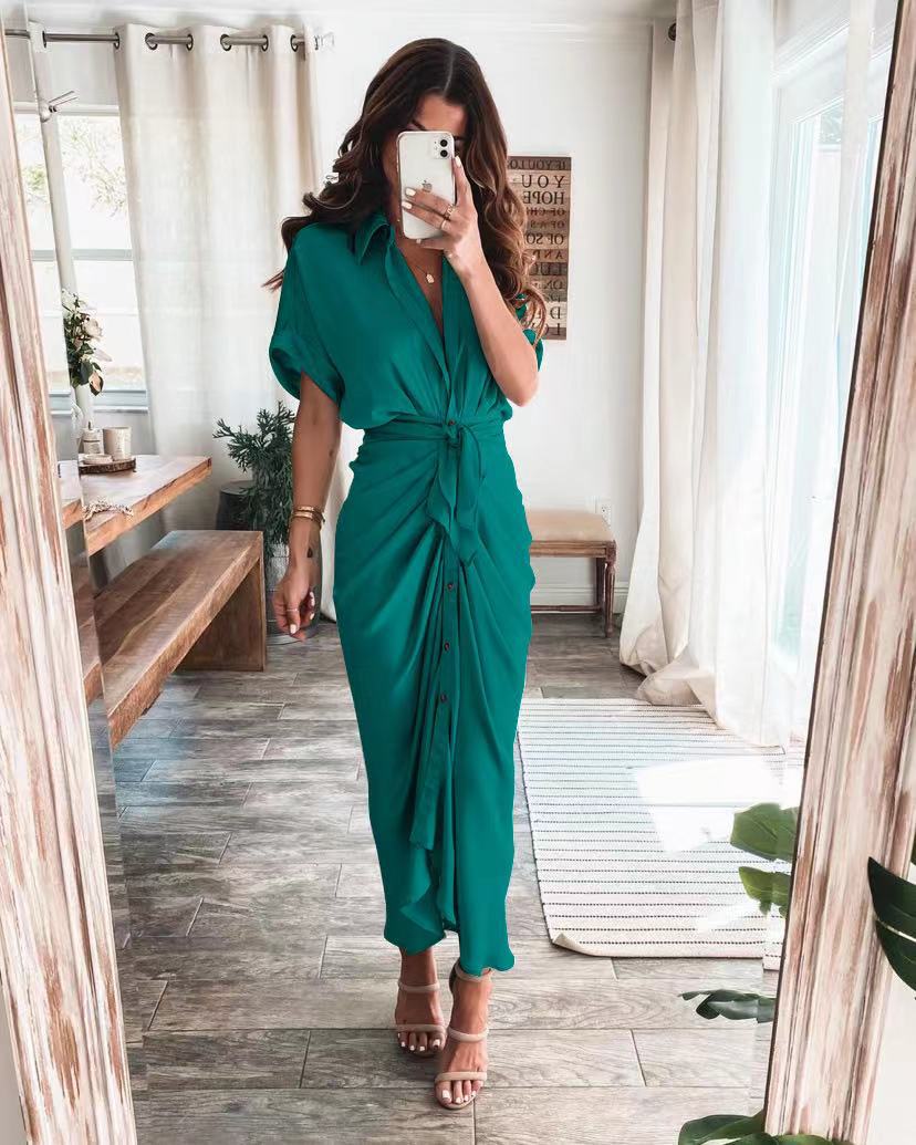 Abito lungo donna versatile, con bottoni, perfetto per eleganza estiva.