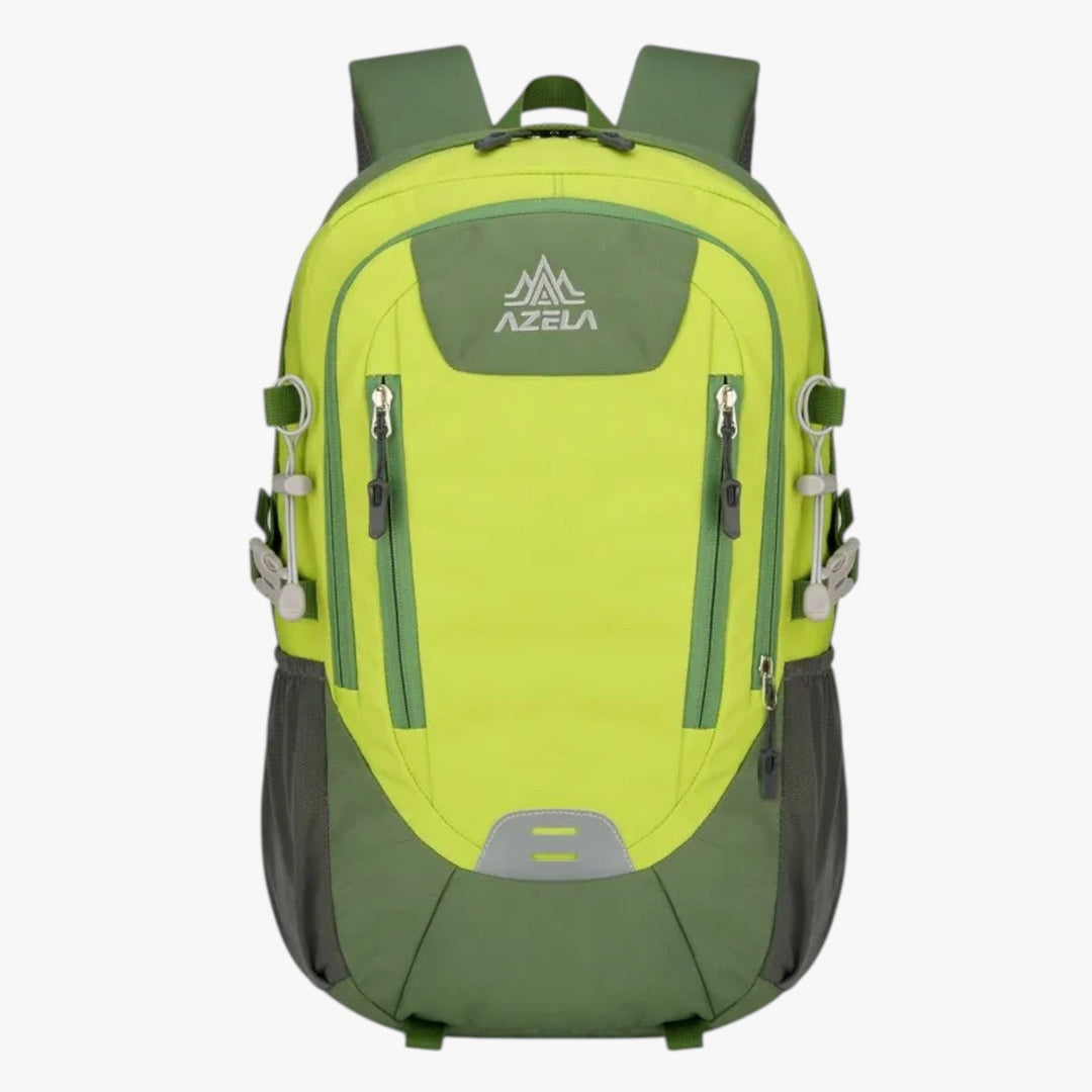 Zaino outdoor uomo ergonomico con supporto schiena, ideale per lunghe escursioni e avventura.