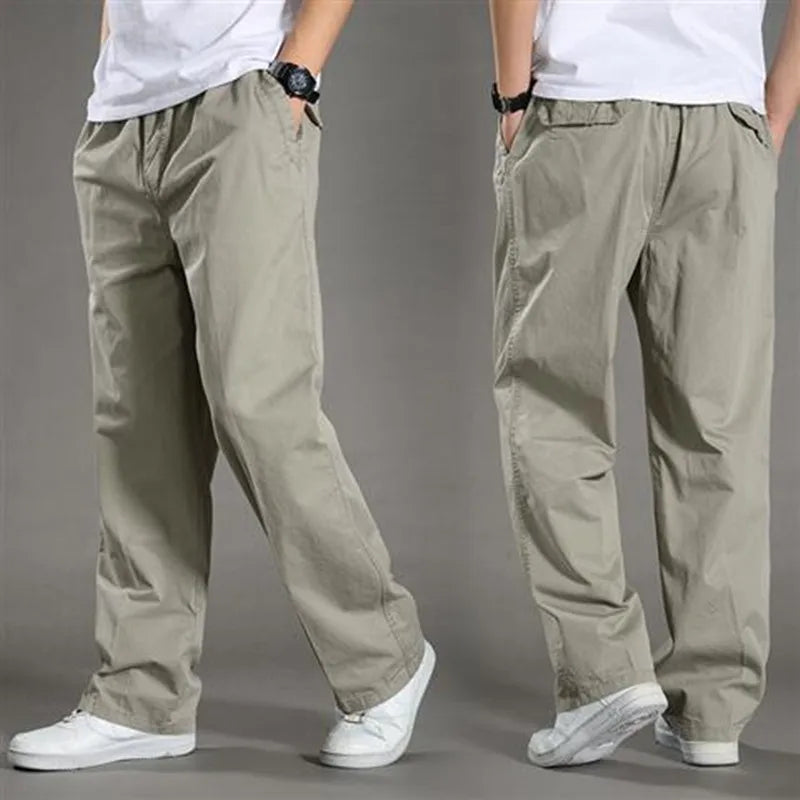 Pantaloni casual da uomo, stile cargo, vita elastica per massimo comfort e tasche funzionali. Uomo moda.