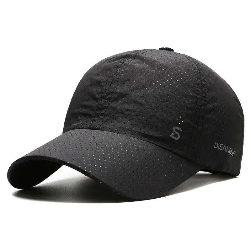 Cappello sportivo estivo da uomo, con visiera protettiva e chiusura regolabile, per attività all'aperto.