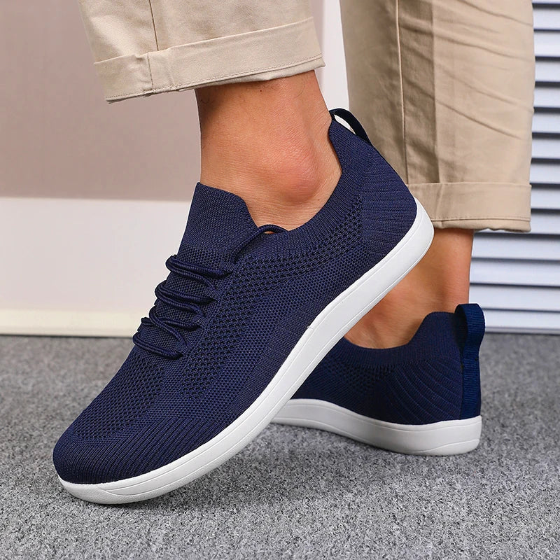 Retro delle sneakers uomo: supporto e ammortizzazione leggera per il tallone. Comfort e traspirabilità.