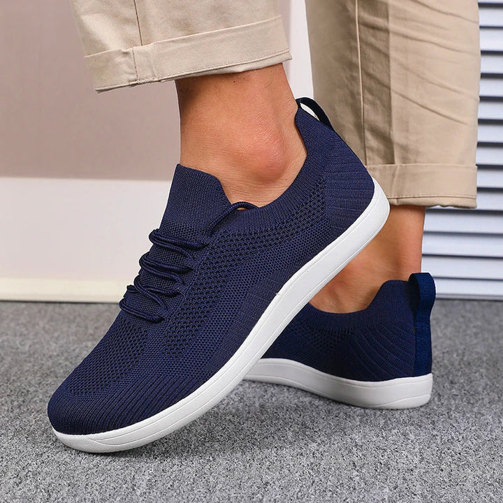Retro delle sneakers uomo: supporto e ammortizzazione leggera per il tallone. Comfort e traspirabilità.
