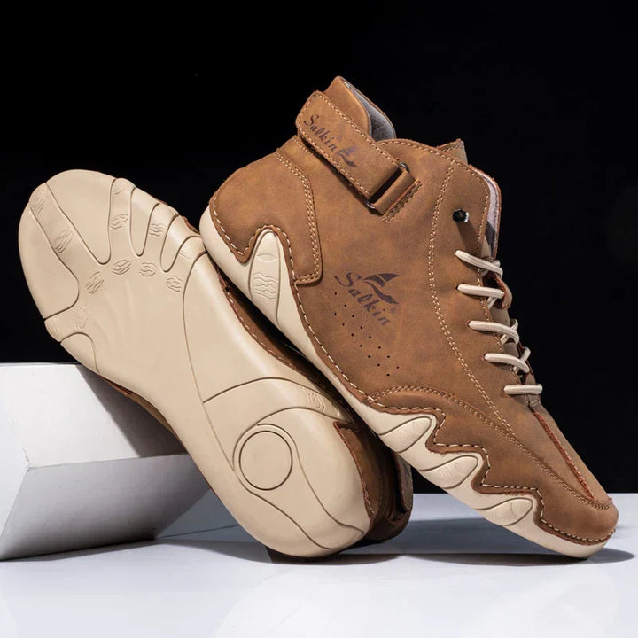 High Top uomo comode per l'autunno/inverno. Suola ondulata ammortizzata per supporto e un look alla moda.