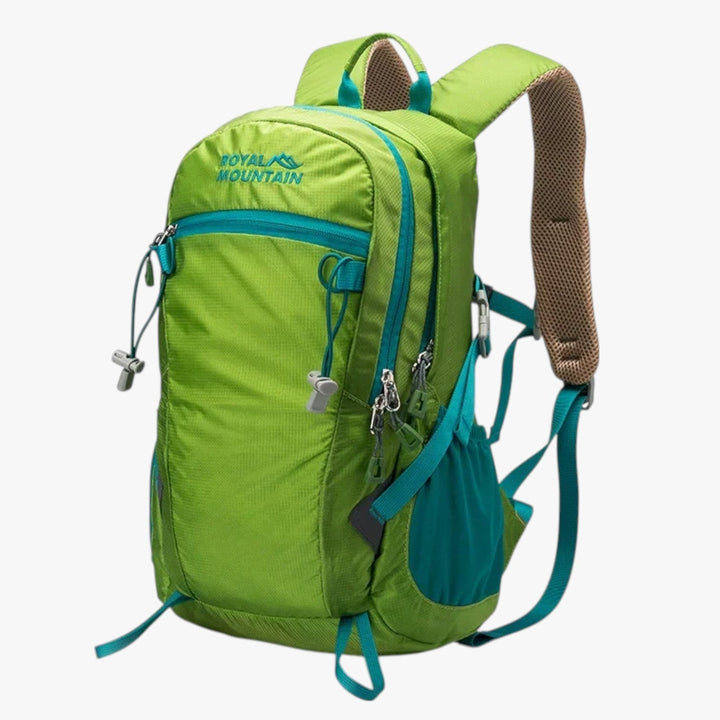 Zaino da trekking uomo comodo e regolabile, ottimo per escursioni lunghe e viaggi con laptop. Massima versatilità.