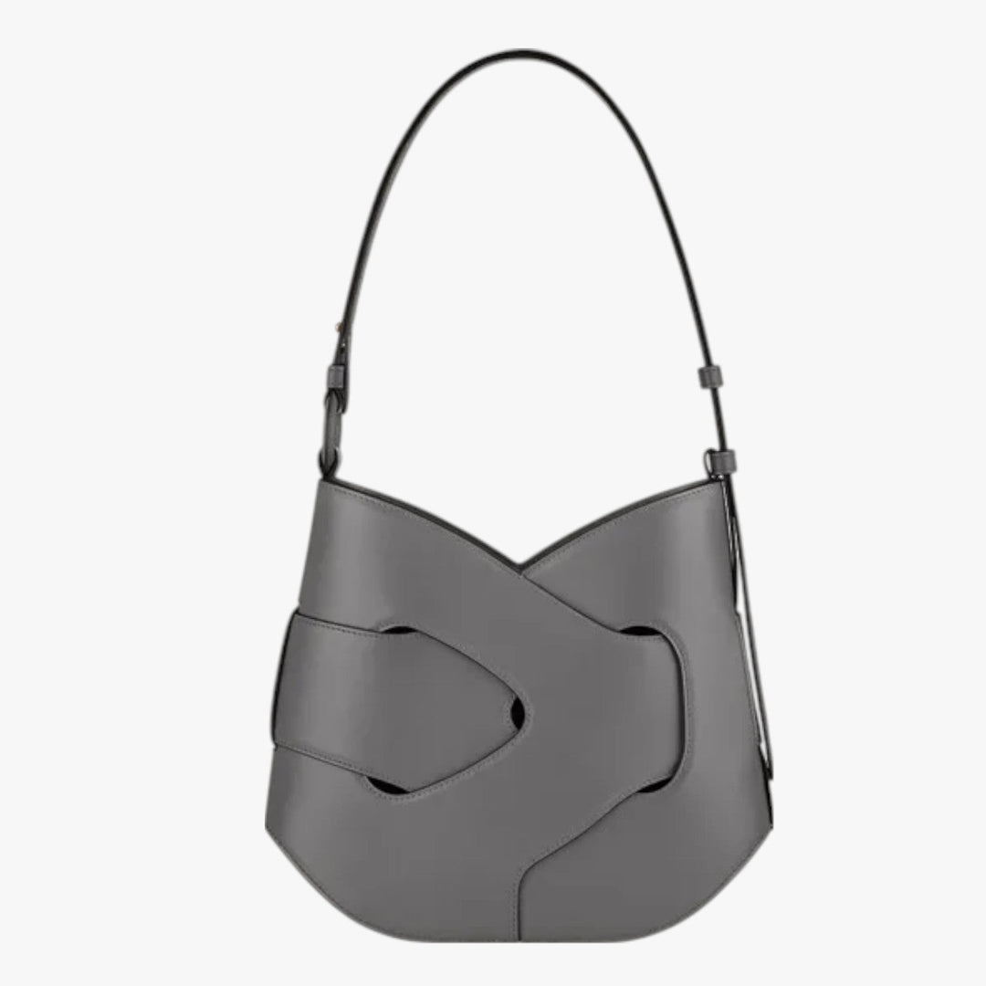 Interno spazioso della borsa a spalla donna bordeaux intrecciata, pratica per quotidiano e viaggio.