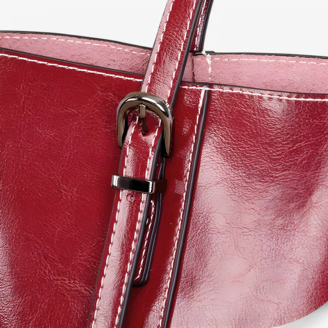 Profilo borsa tote donna marrone scuro, capiente e versatile. Accessorio moda elegante per ogni giorno.