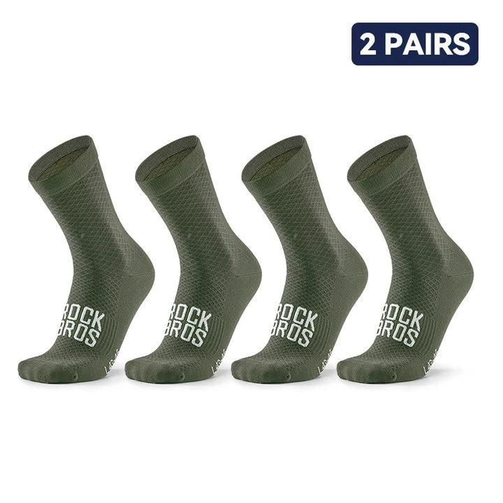 Calze ciclismo traspiranti indossate, ideali per allenamento sportivo e accessori bici. Set 2 paia unisex.