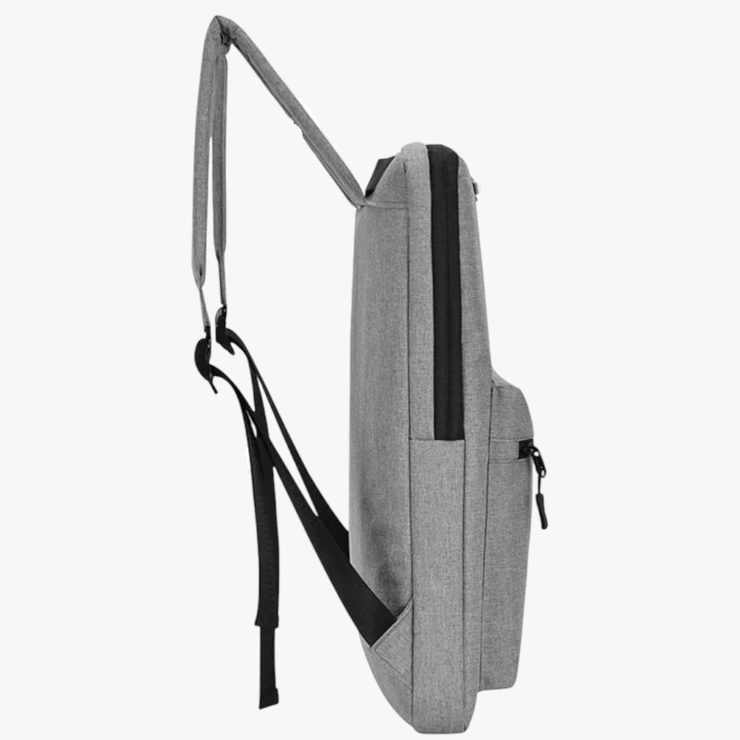 Zaino porta PC da viaggio, unisex, con tasche organizzate per un uso quotidiano efficiente.