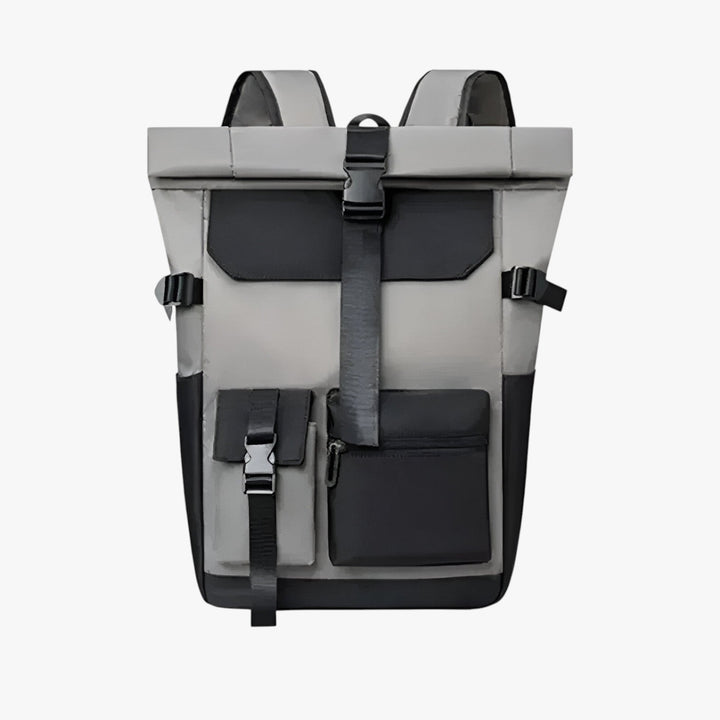 Zaino roll top grigio chiaro per uomo, spazioso e versatile, perfetto per viaggi e escursioni.