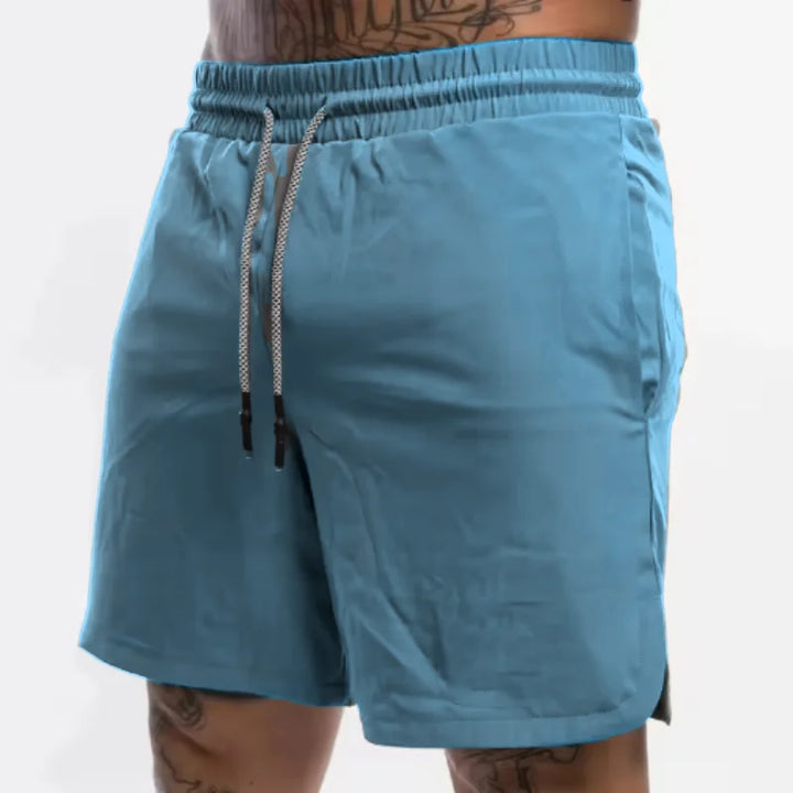 Pantaloncino sportivo uomo versatile, perfetto per il casual estivo o le sessioni di allenamento intense.