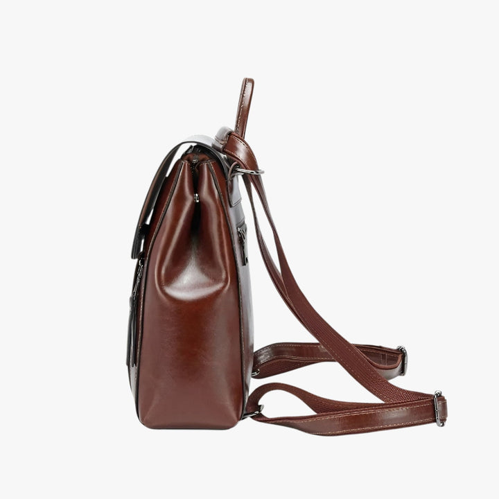 Zaino donna pratico con scomparti interni, organizer per accessori e oggetti personali. Essenziale per il quotidiano.