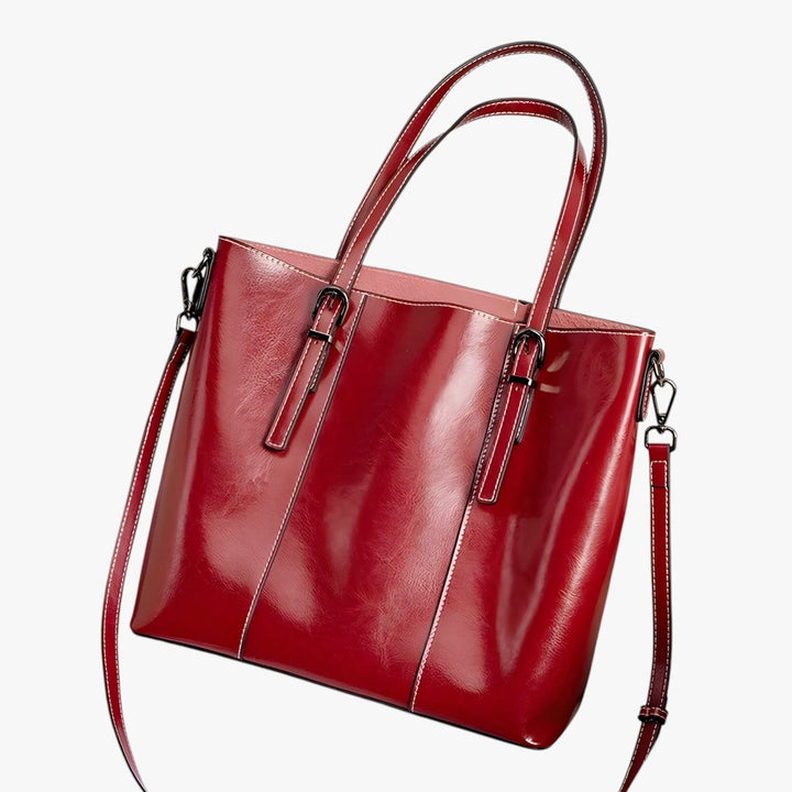 Borsa tote donna marrone scuro posata, pronta per l'eleganza quotidiana e i viaggi con stile.