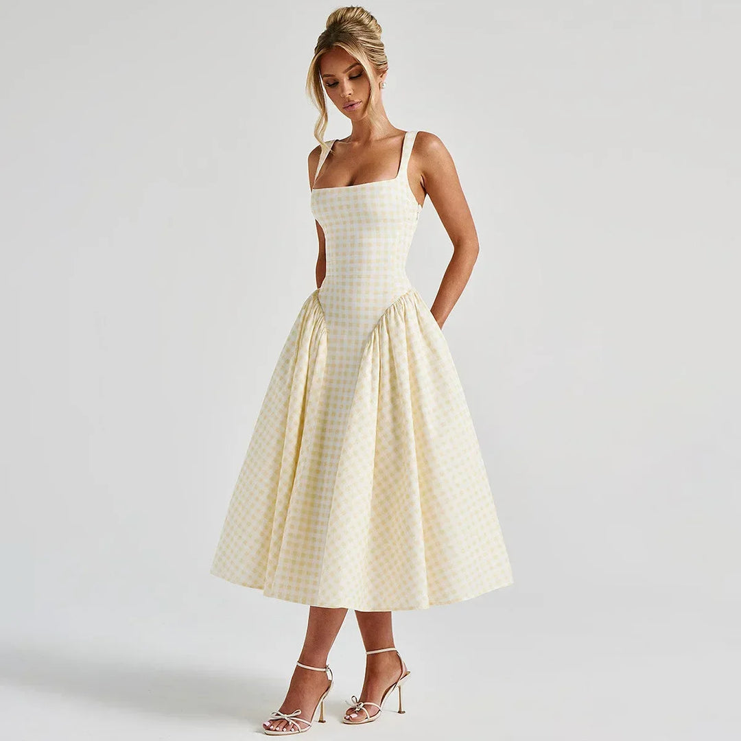 Abito lungo estivo donna a trapezio, spalline regolabili. Ideale per vacanze, moda mare e look casual.