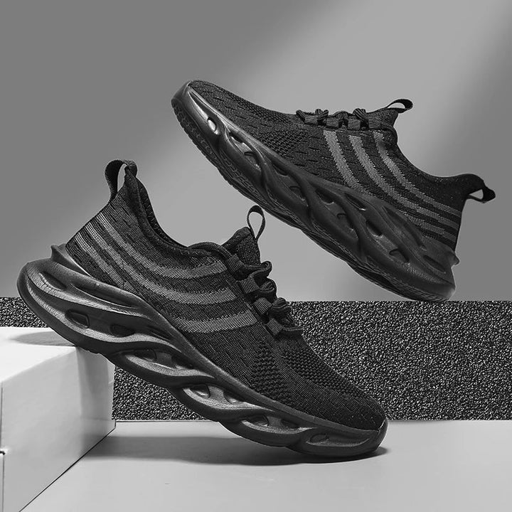 Scarpe uomo per corsa e allenamento, leggere, suola StickTread per una corsa sicura.