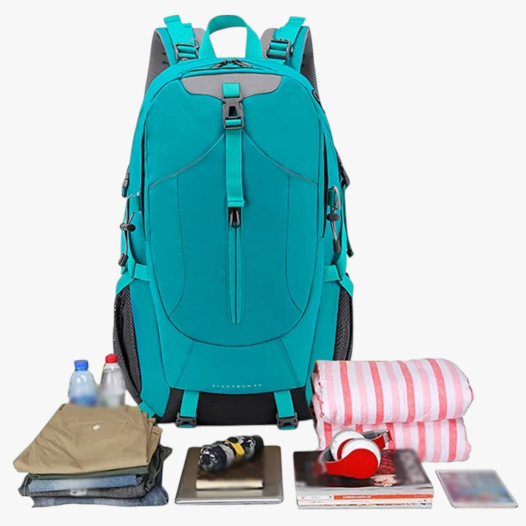 Dettaglio fronte zaino trekking unisex 40L, tasche laterali e passanti per accessori outdoor.
