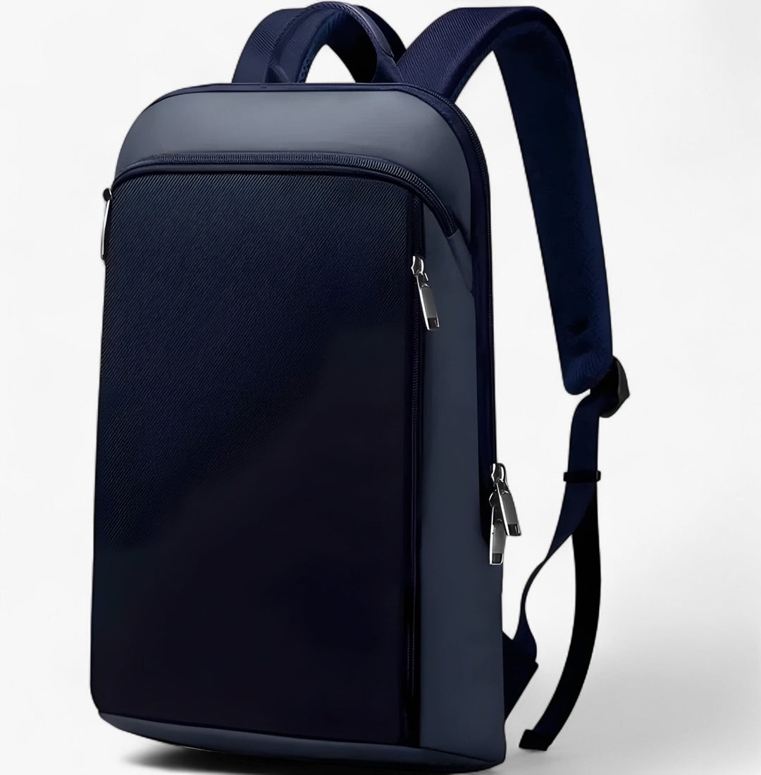 Accessorio moda: zaino slim donna multicolore con dettagli eleganti. Ideale per laptop, ufficio e tempo libero.