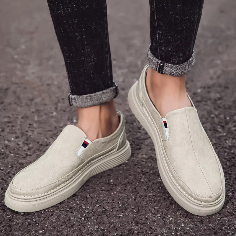 Mocassini uomo per comfort duraturo. Calzature traspiranti, ideali per lunghe giornate.