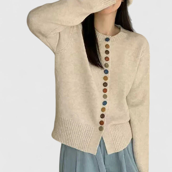 Cardigan donna elegante e caldo, ideale per lo stile quotidiano autunnale. Moda e comfort femminile.