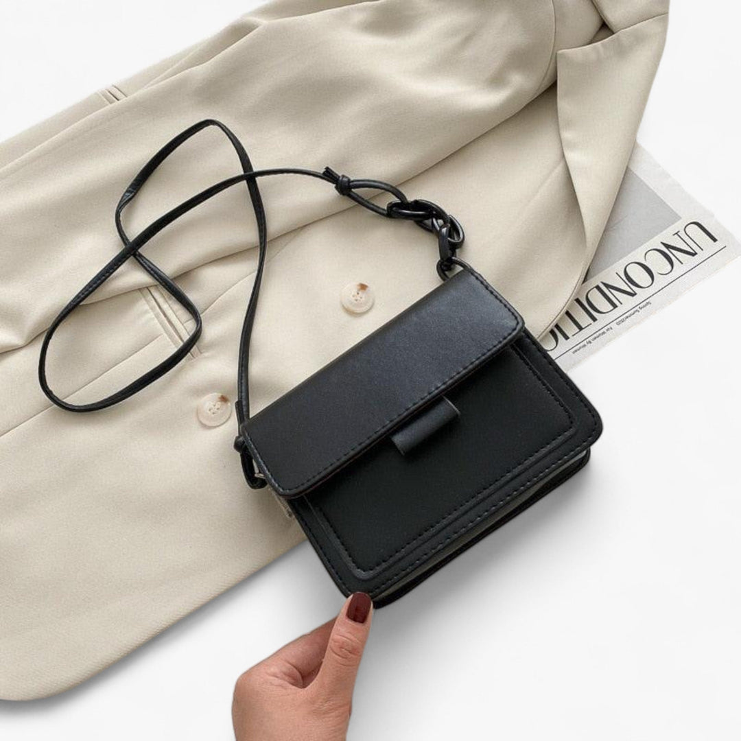 Mini borsa a tracolla donna elegante in ecopelle, perfetta per ogni occasione e stile quotidiano.