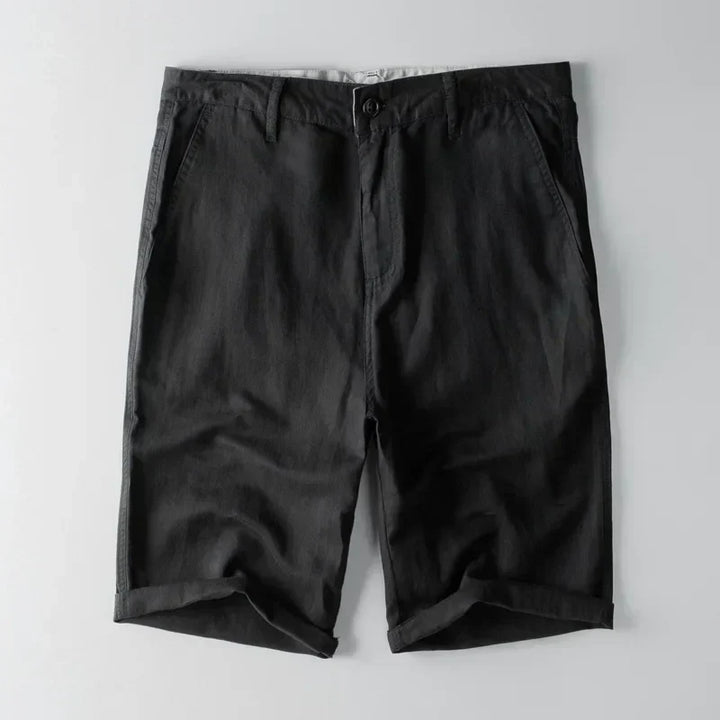 Pantaloncini da uomo leggeri, essenziali per la moda estiva e le vacanze. Offrono massimo comfort e stile casual.