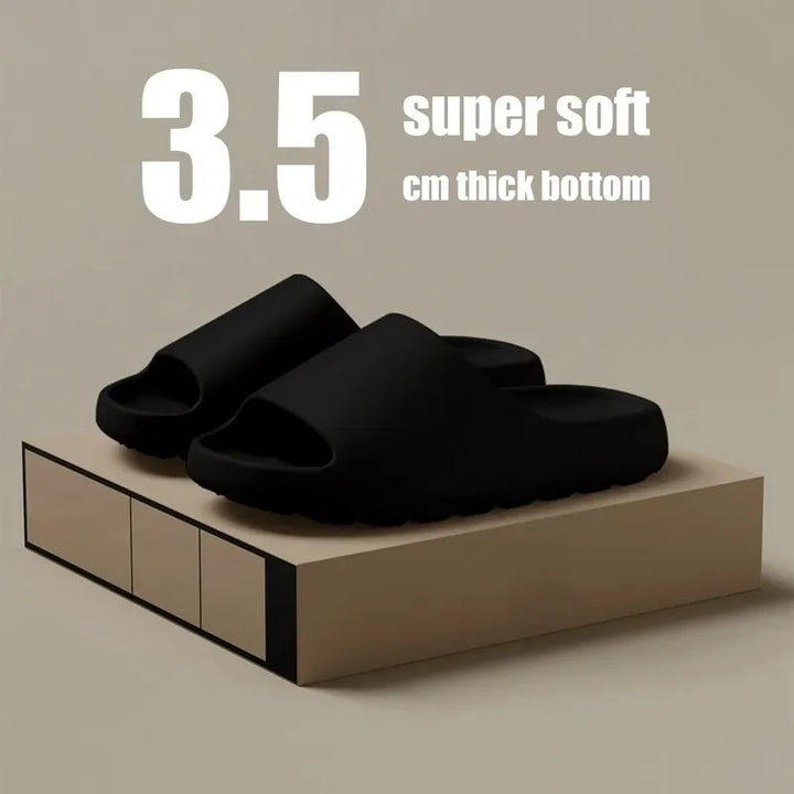 Sandali slide platform unisex alla moda, must-have per la moda estiva e comfort quotidiano. Casual e leggeri.