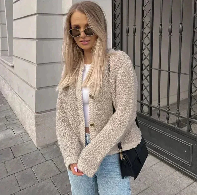 Giacca teddy donna corta color khaki, calda e casual, ideale per autunno/primavera.