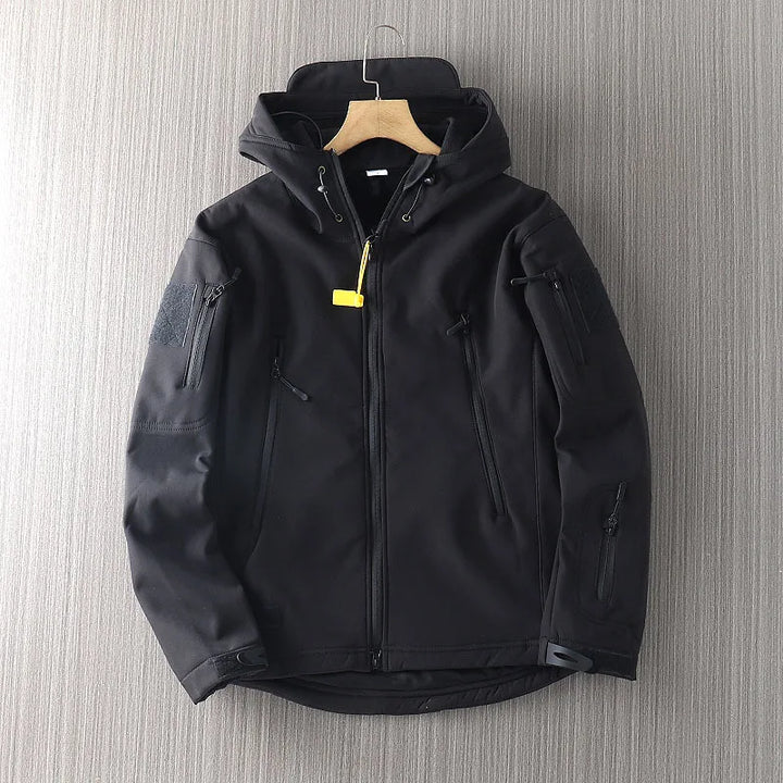 Giacca antivento uomo casual, con cappuccio. Capo versatile per abbigliamento maschile e comfort primavera/autunno.