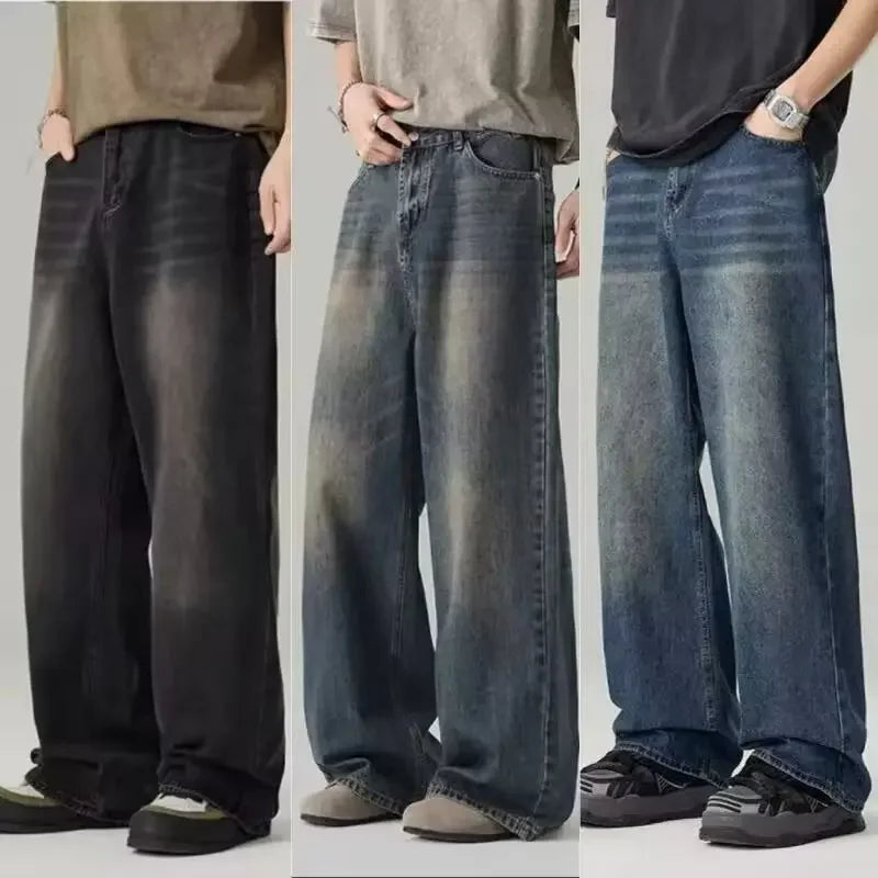 Jeans larghi uomo baggy stile retrò, vita media, gamba dritta. Perfetti per look casual streetwear.