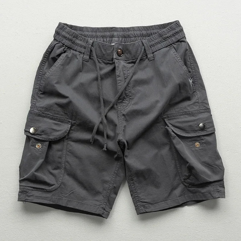 Shorts estivi da uomo in stile cargo, casual e alla moda. Vita regolabile e tasche capienti per il tempo libero.