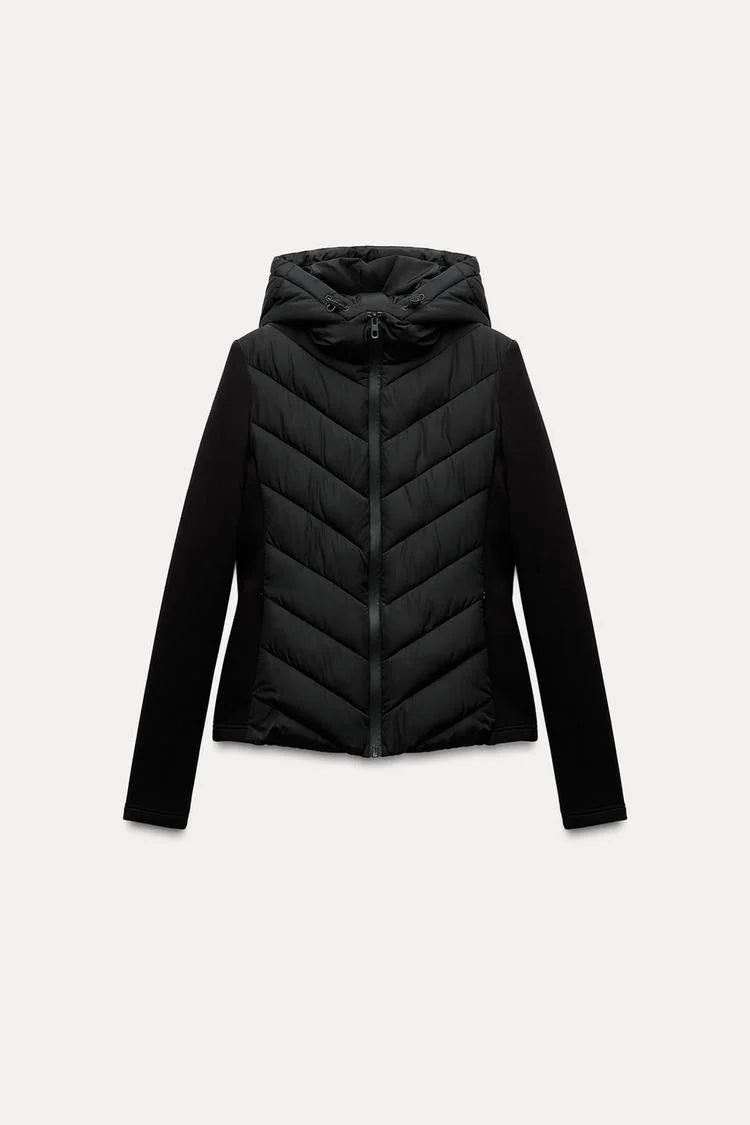 Moda giacca donna mezza stagione con design chic e motivo distintivo, per un look unico.