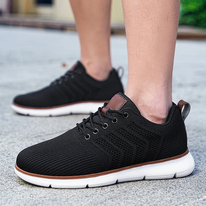Scarpe casual uomo moderne, ammortizzate e perfette per lo stile e il benessere di ogni giorno.