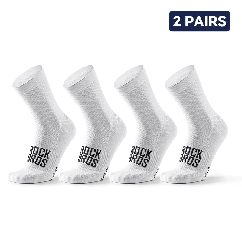 Calze sportive traspiranti per ciclismo e allenamento. Comfort unisex garantito per prestazioni ottimali.