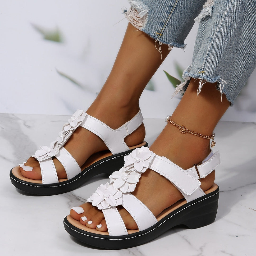 Sandali donna ortopedici con plateau floreale per comfort estivo e stile casual.