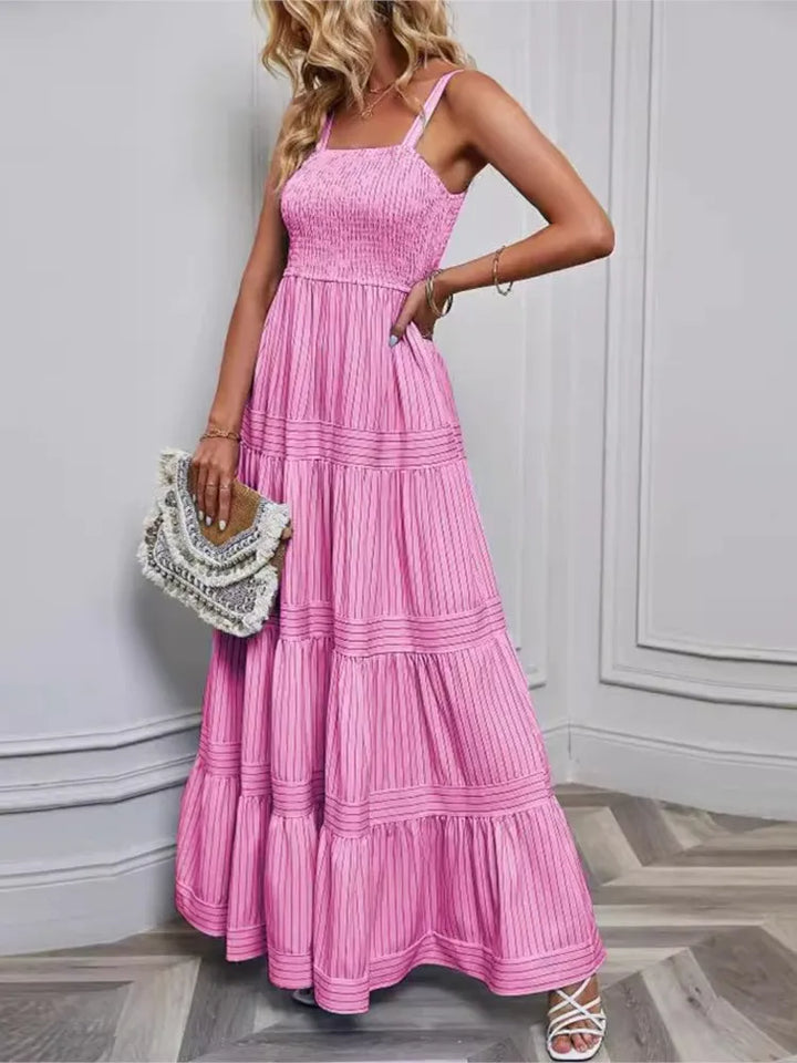 Abito lungo donna estivo, spalline sottili, dettaglio arricciato per eleganza casual. Perfetto per il mare.