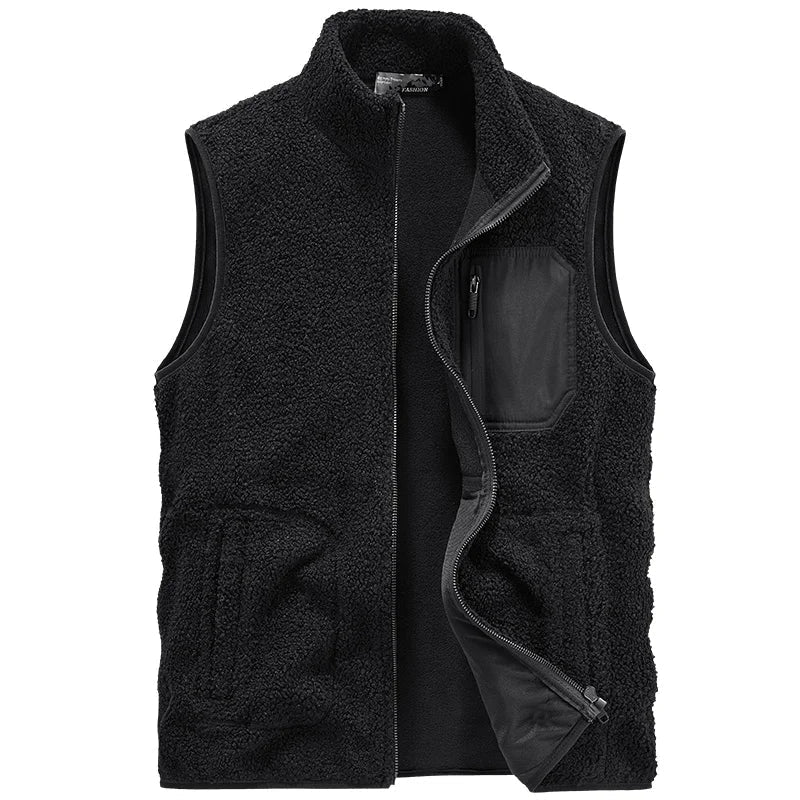Gilet uomo senza maniche autunnale, tasca utility, design versatile per look casual ed elegante.