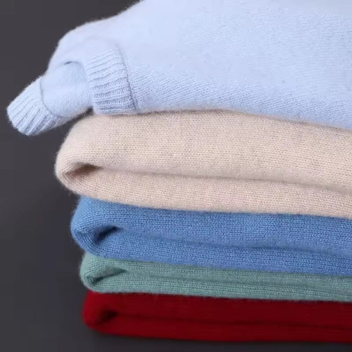 Maglione uomo scollo rotondo, caldo e confortevole. Abbigliamento maschile elegante e casual, perfetto per la moda quotidiana.