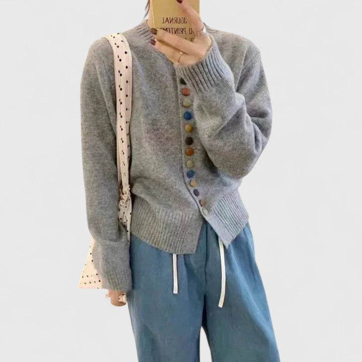 Cardigan donna confortevole a maglia, capo essenziale per l'abbigliamento femminile. Ideale per l'autunno.