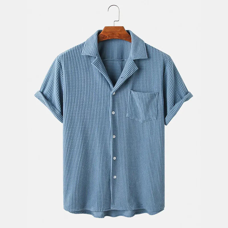 Camicia uomo casual verde militare a maniche lunghe con texture, vestibilità regolare, perfetta per ufficio o tempo libero.
