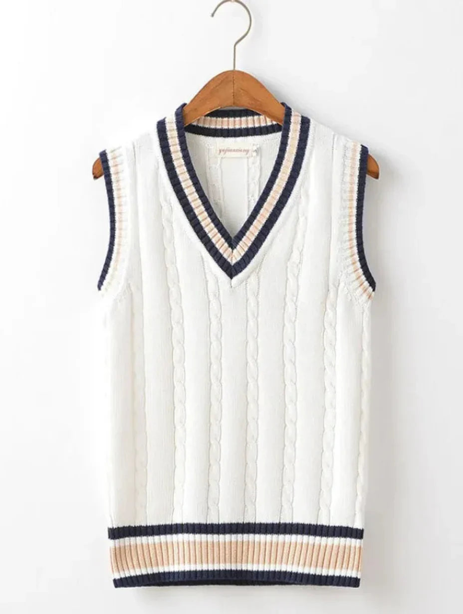 Gilet uomo senza maniche con scollo a V, per moda casual e abbigliamento maschile confortevole.