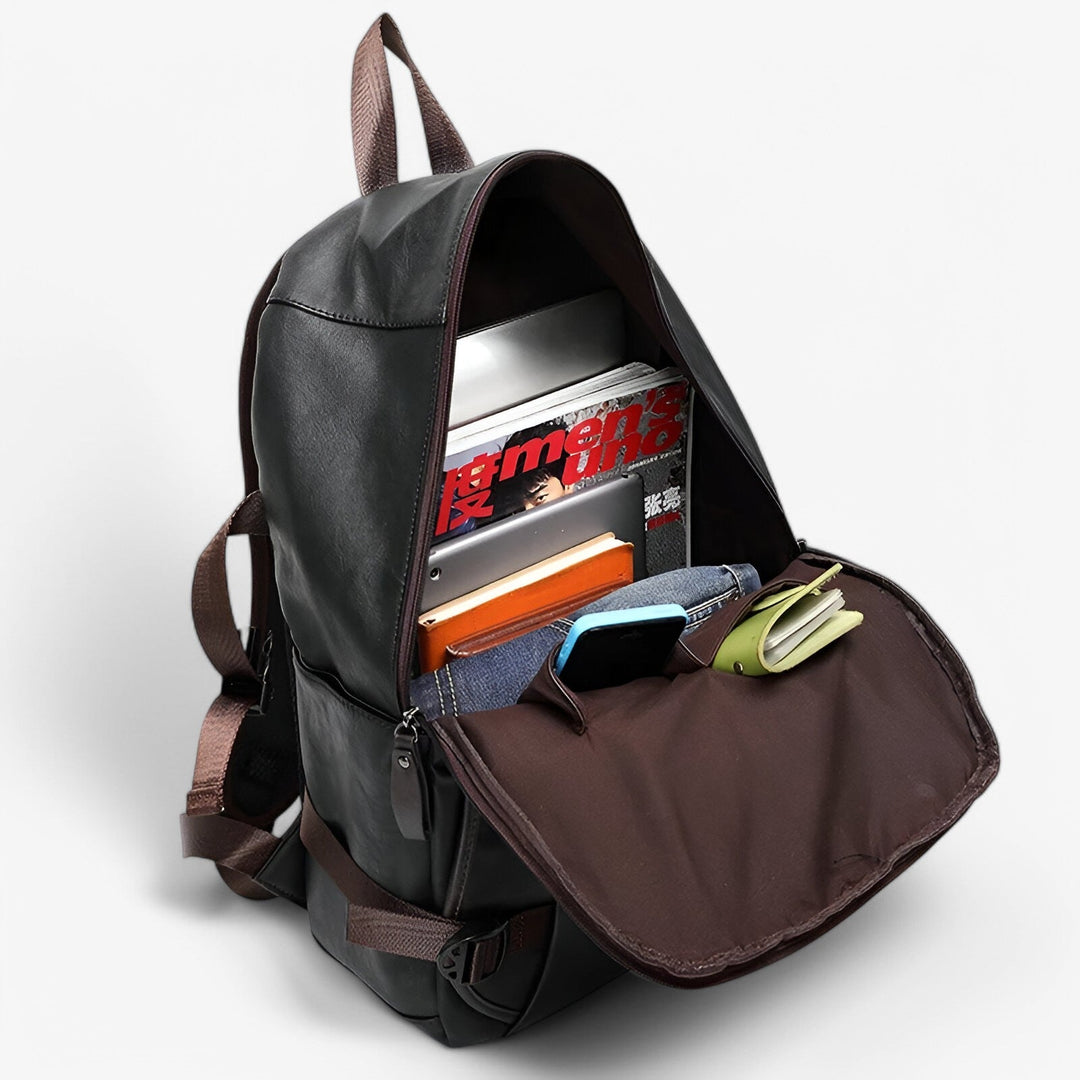 Elegante zaino uomo multitasche, ideale per viaggi e gite, con scomparti per un'organizzazione ottimale. Accessorio pratico.