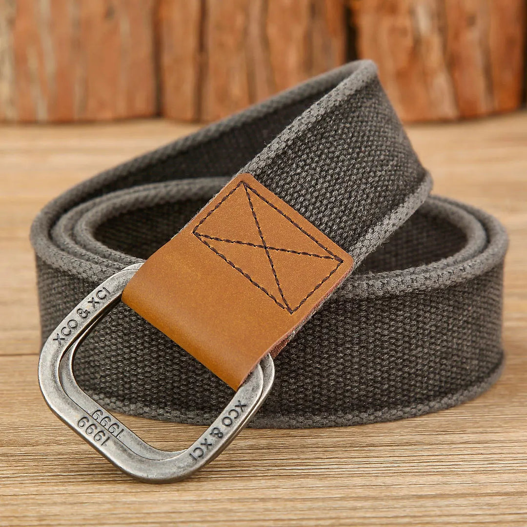 Elegante cintura in tela beige per uomo, un accessorio versatile.