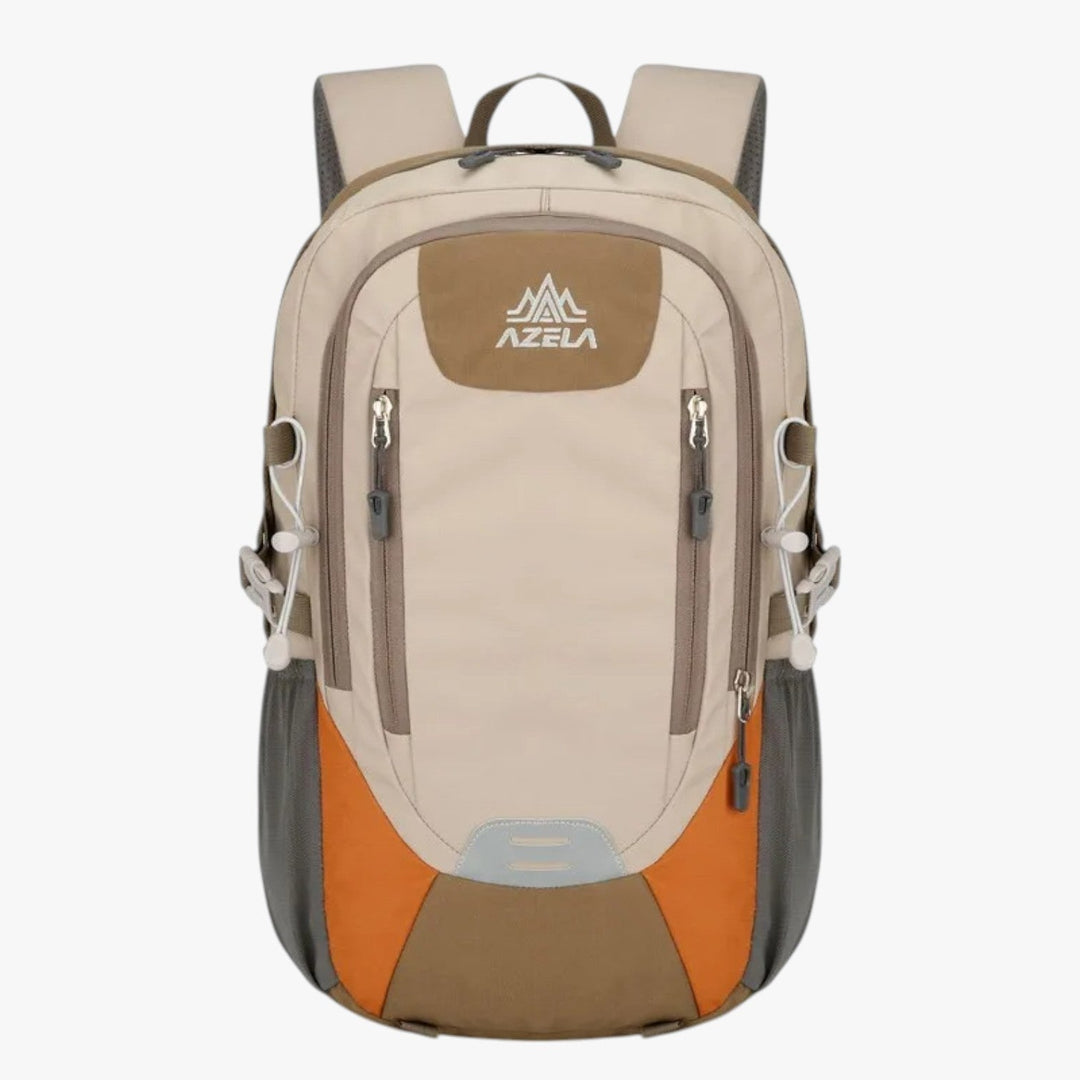 Zaino outdoor uomo nero con tasche frontali e laterali, accessorio pratico per ogni avventura.